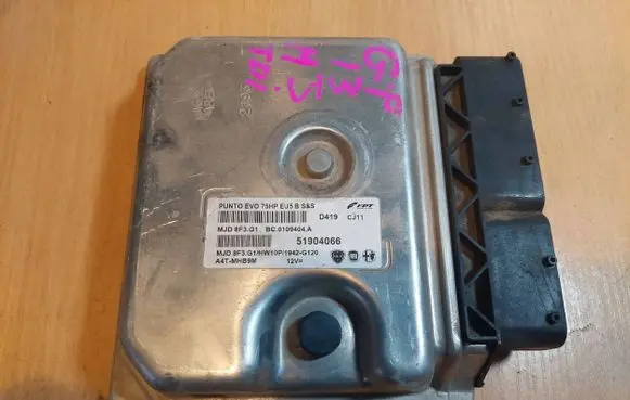 Fiat Punto Evo Engine control unit/module ECU 51904066 HW010P MJD8F3.G1
