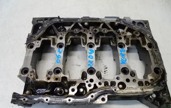 Toyota Corolla Verso AR10 Oil sump