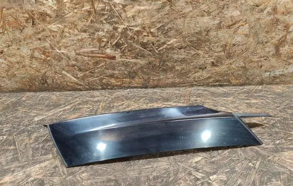 Land Rover Discovery 5 (D)pillar trim (top) HY3229148A