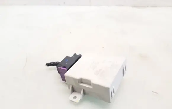 Toyota Avensis T250 Window wiper relay 8594005040