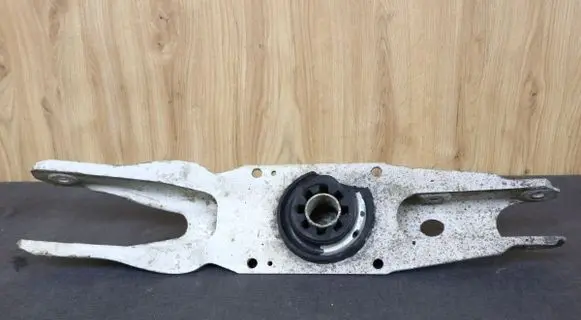 Mercedes-Benz B W246 W242 Rear control arm 2463520202 A2463520202