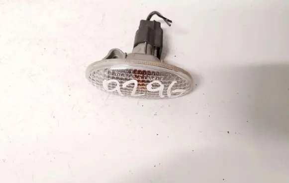 Mazda 5 Front fender indicator light