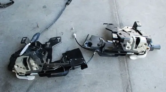 Ford Fiesta Loading door lock 