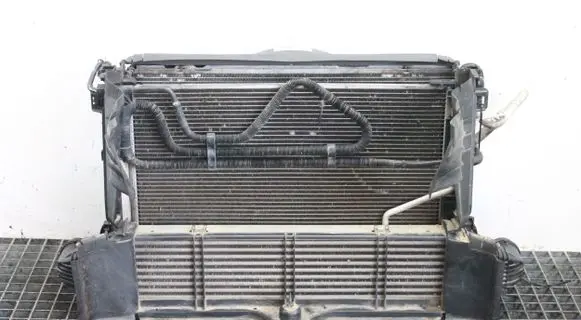 Mercedes-Benz SLK R172 Radiator set A2045000493