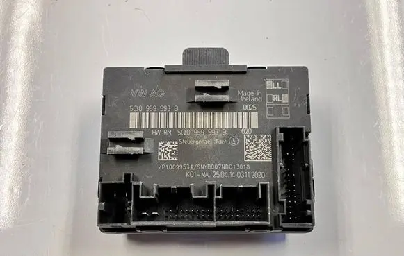 Volkswagen PASSAT CC Door control unit/module 5Q0959593B