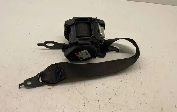 BMW 5 G30 G31 G38 Rear seatbelt 639708700B 000030900V L005356