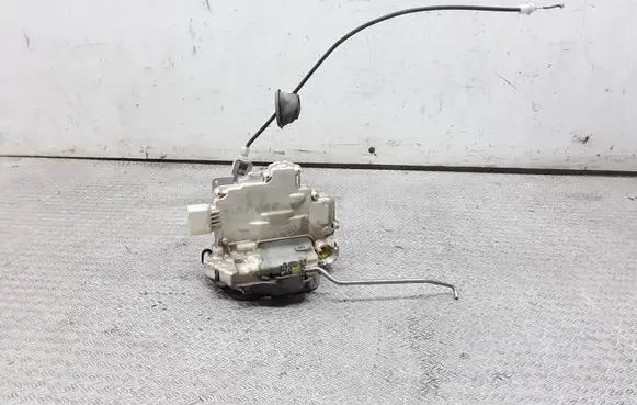Audi A4 S4 B7 8E 8H Front door lock 8E1837015AA