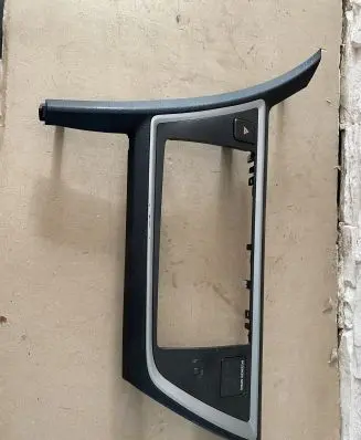 Toyota Auris E180 Radio/GPS head unit trim 5540502430