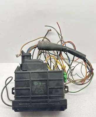 Volkswagen Golf II Engine control unit/module 811907384 5DA00515500 EZ14ZV