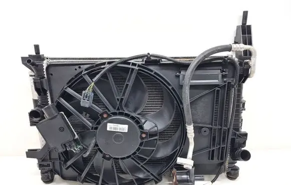 Ford C-MAX II Radiator set CV618005VC