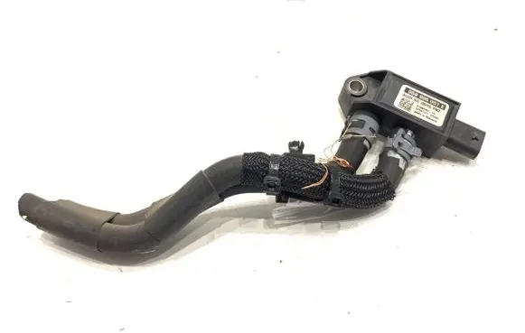 Audi Q7 4M Exhaust gas pressure sensor 059906051E