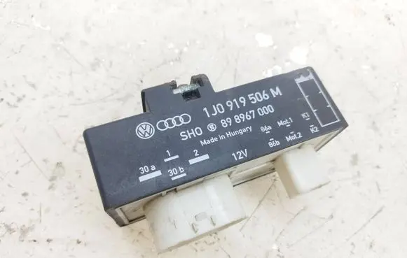 Skoda Roomster (5J) Coolant fan relay 1J0919506M 898967000