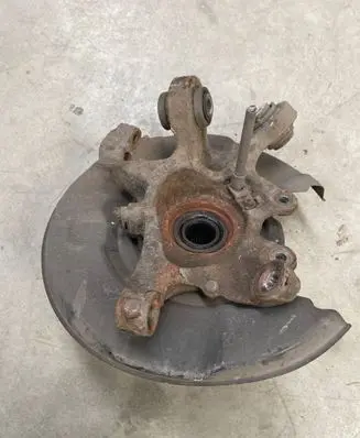Rear wheel hub spindle/knuckle
