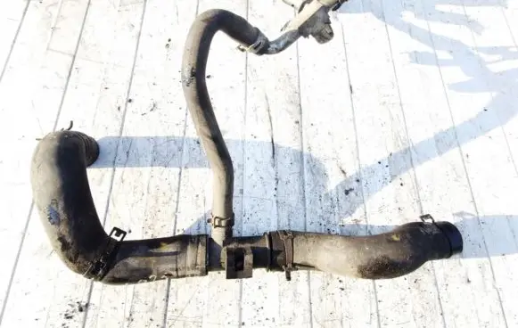 Nissan Qashqai+2 Engine coolant pipe/hose