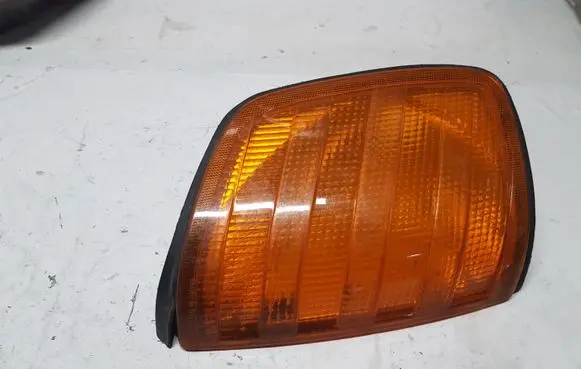 Mercedes-Benz E W124 Front indicator light 42704R6