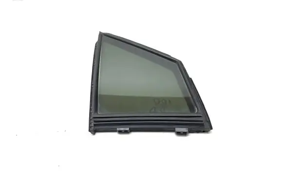 Toyota Prius (XW50) Front door vent window glass four-door 6821547010