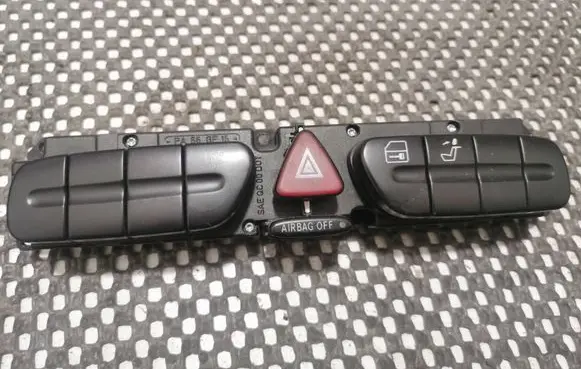 Mercedes-Benz C W203 Hazard light switch 2038214658 3306010200 20411422001