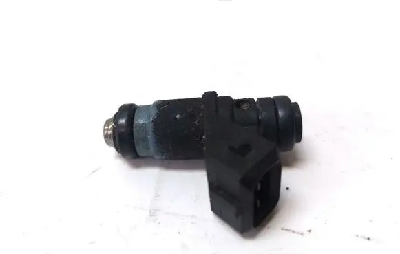 Dacia Logan I Fuel injector 6082A04989
