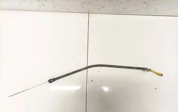 KIA Carnival Oil level dip stick 