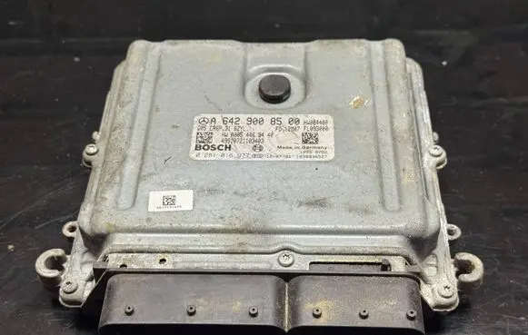Mercedes-Benz Sprinter W906 Engine ECU kit and lock set A6429008500 0281016977