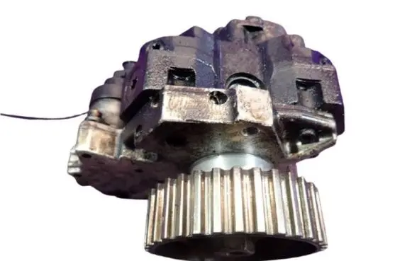 Mazda 3 I Fuel injection high pressure pump