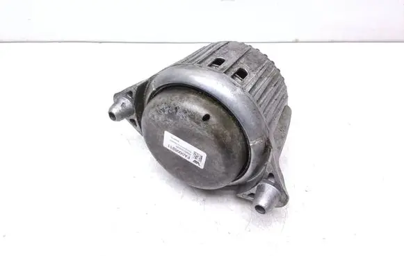 Mercedes-Benz C W204 Engine mount bracket A2122406317
