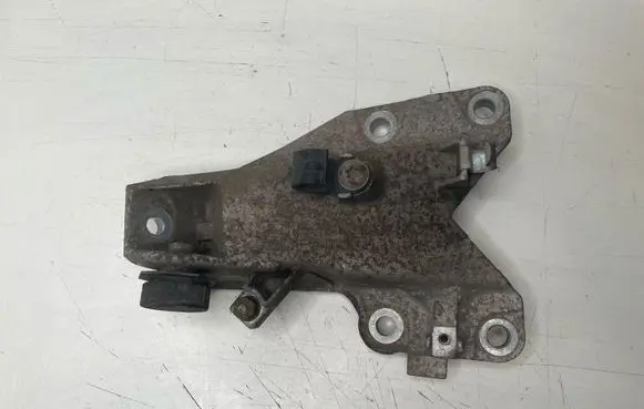 BMW 3 E92 E93 Engine mounting bracket 6760315