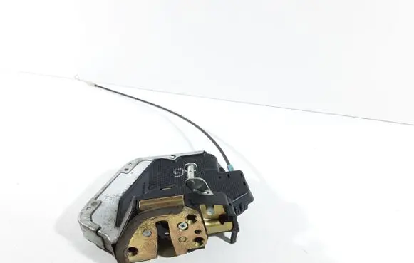 Suzuki Grand Vitara II Rear door lock 5E2716
