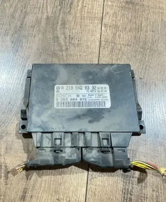 Mercedes-Benz CLS C219 Parking PDC control unit/module A2195450332 1039E00908 0263004072