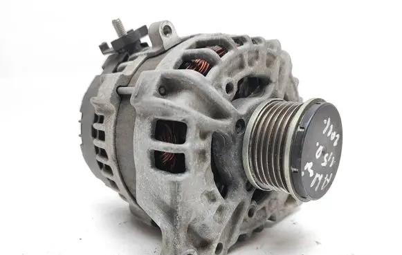Mercedes-Benz A W176 Generator/alternator A0009063822