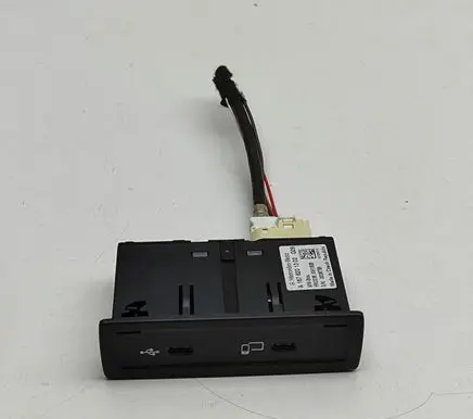 Mercedes-Benz GLC X253 C253 USB socket connector A1678201302