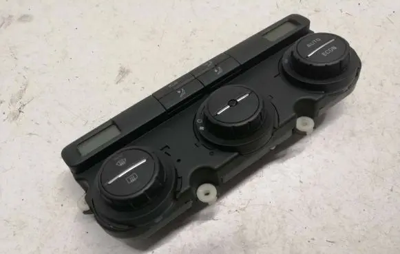 Skoda Octavia Mk2 (1Z) Climate control unit