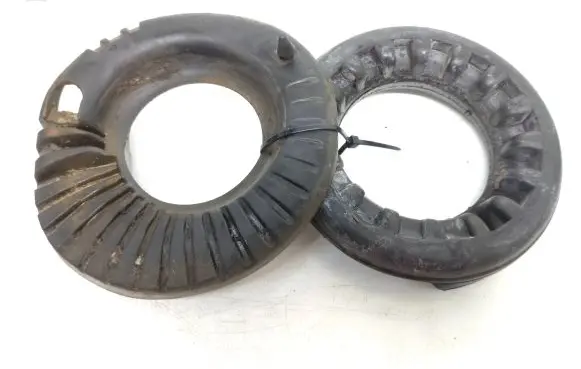 Ford Focus Rear coil spring rubber mount AV615599CE Av615599dd