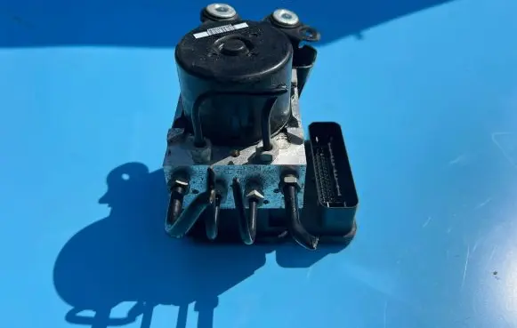 Volvo V70 ABS Pump 31329139 10092604173 10062235561