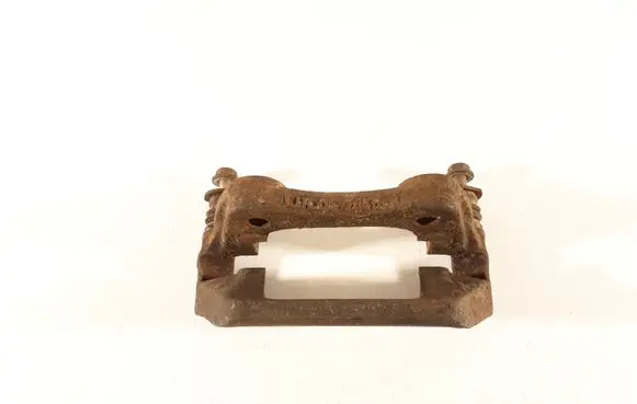 Land Rover Range Rover P38A Brake caliper pad carrier rear 2055