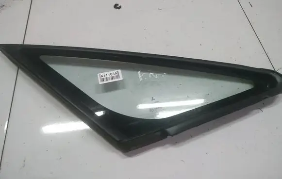 Mitsubishi Colt Front triangle window/glass AS2