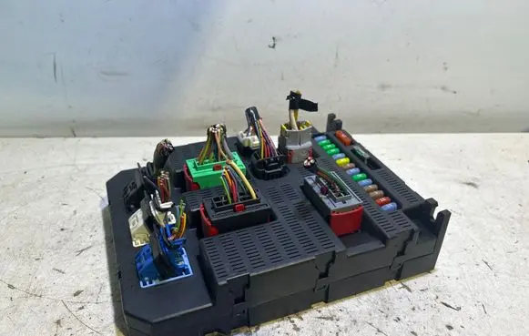 Volkswagen Phaeton Fuse module 9659285380 0282991101106 0989697101106