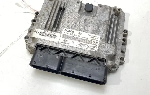 Hyundai i30 Engine control unit/module ECU 391052A765