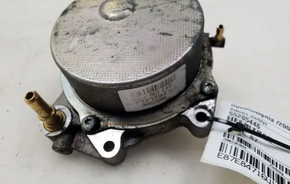 Opel Insignia A Vacuum pump 55205446