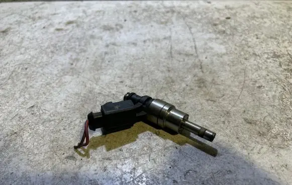 Seat Altea Fuel injector 0261500014