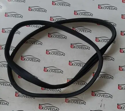 Volvo XC60 Front door rubber seal 31424324