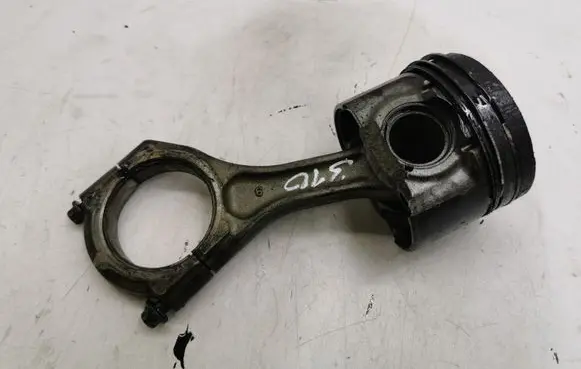 Subaru Forester SH Piston with connecting rod