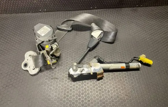 Honda CR-V Front seatbelt 81450SWWE0
