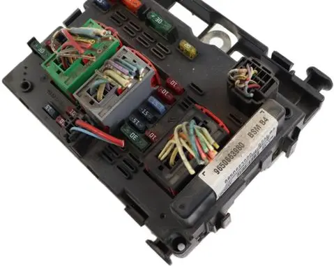 Peugeot 307 Fuse module 9650663980 33872507