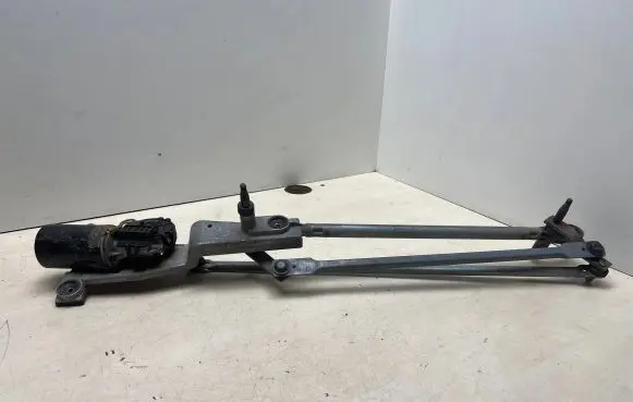 Ford Focus Front wiper linkage and motor XS4117508BB 0390241362 058021000