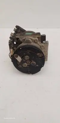 Renault Clio II Air conditioning (A/C) compressor (pump) 8200037058