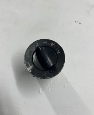 Volkswagen Golf IV Light switch 1C0941531