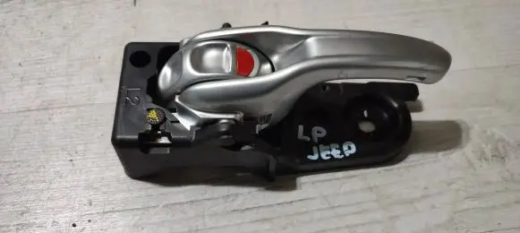 Jeep Cherokee Front door interior handle JG30