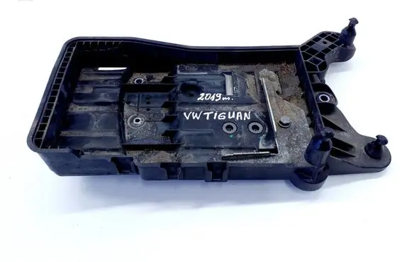 Volkswagen Tiguan Battery box tray 5QF915325B