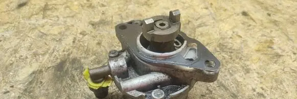 Opel Combo C Vacuum pump 73501167